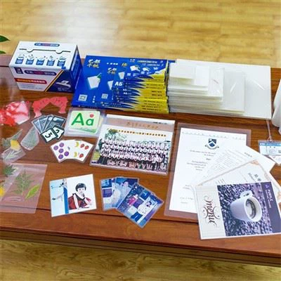 नाम बैज लैमिनेटिंग पाउच